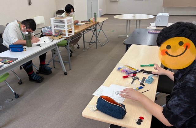 プラ板制作中